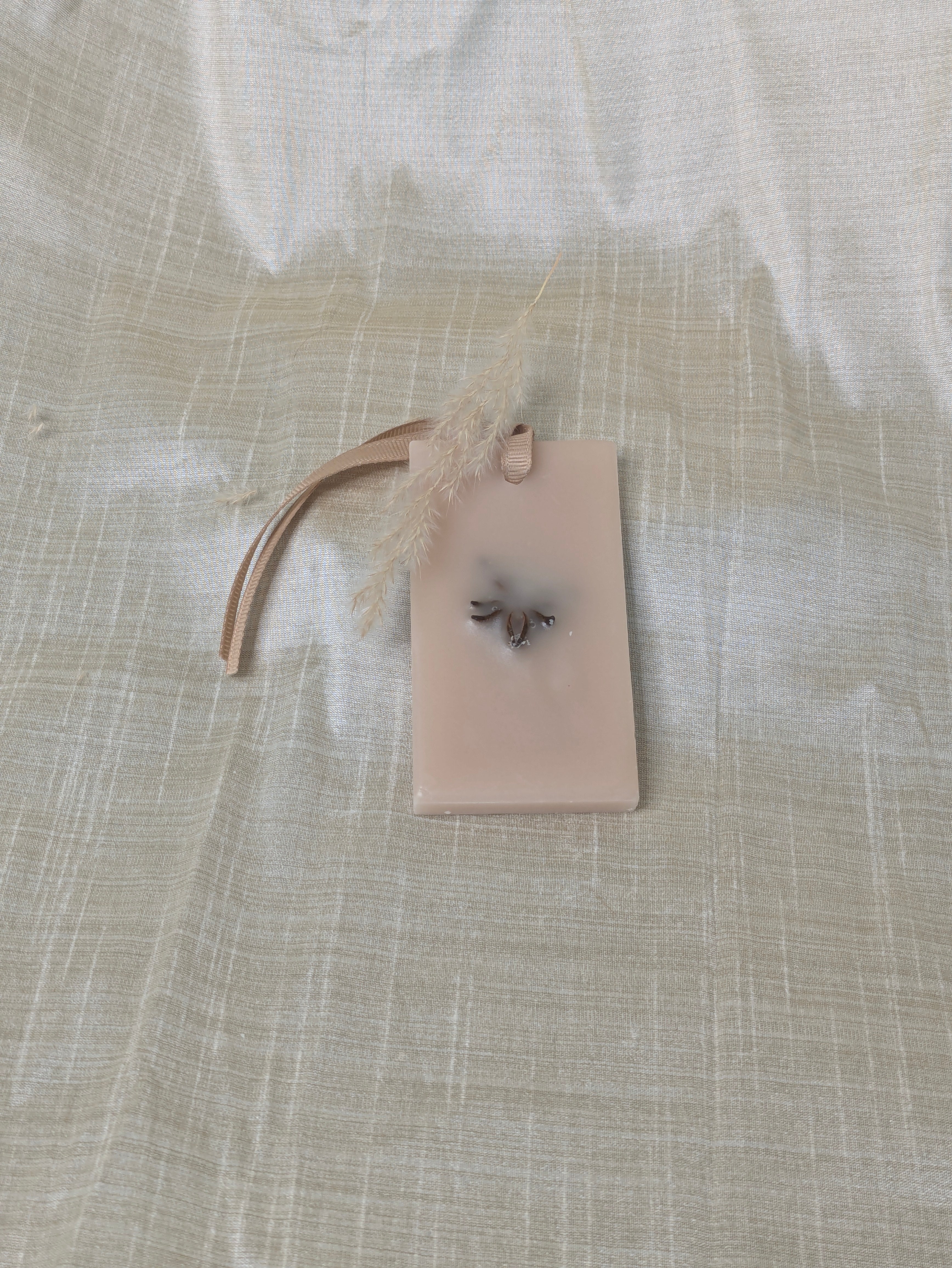 SVARG: SANDALWOOD WAX SACHETS